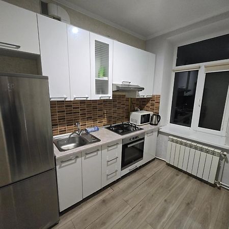White New Apartments Ultracentral 2-Rooms In The Heart تشيسيناو المظهر الخارجي الصورة