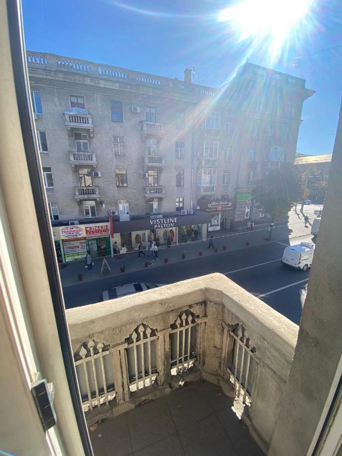 White New Apartments Ultracentral 2-Rooms In The Heart تشيسيناو المظهر الخارجي الصورة
