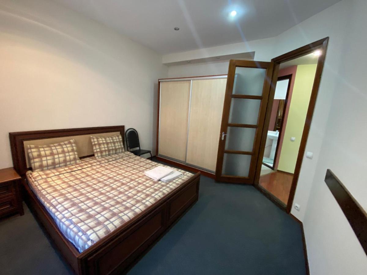 White New Apartments Ultracentral 2-Rooms In The Heart تشيسيناو المظهر الخارجي الصورة