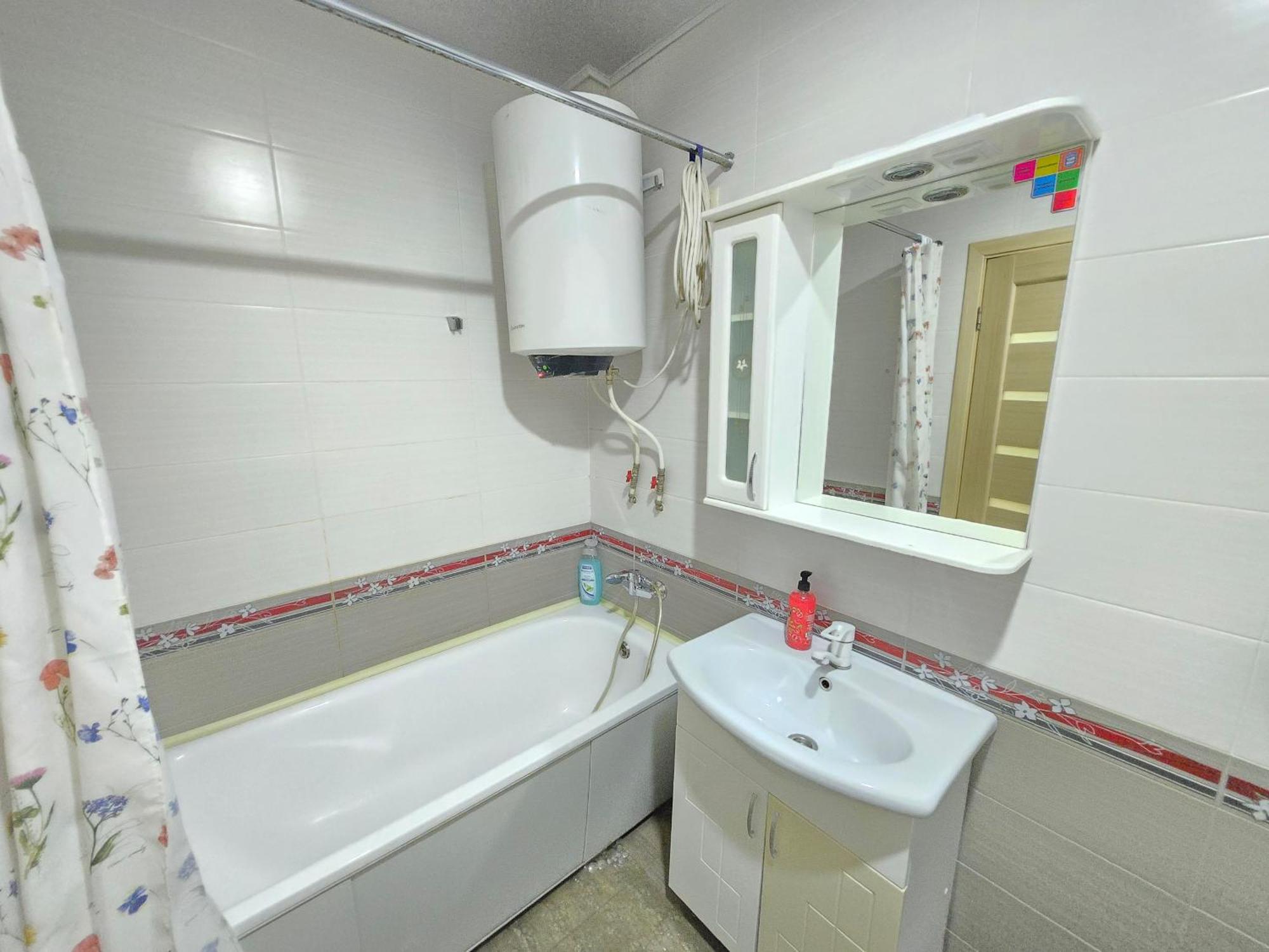 White New Apartments Ultracentral 2-Rooms In The Heart تشيسيناو المظهر الخارجي الصورة